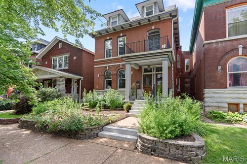 2822 Victor St, Saint Louis, MO, 63104-2335 | Card Image
