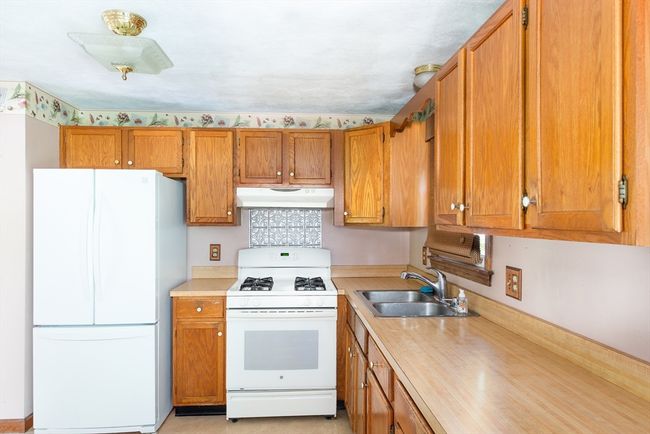 7 Wintergreen Cir, House other with 5 bedrooms, 1 bathrooms and 4 parking in Methuen MA | Image 8