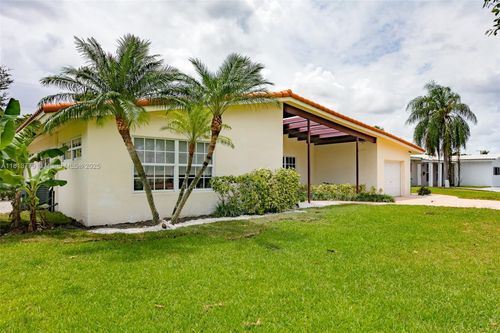 19430 Ne 18th Pl, Miami, FL, 33179-3640 | Card Image