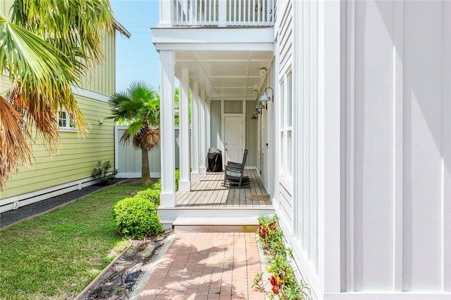 Walkway to Front Door | Image 4