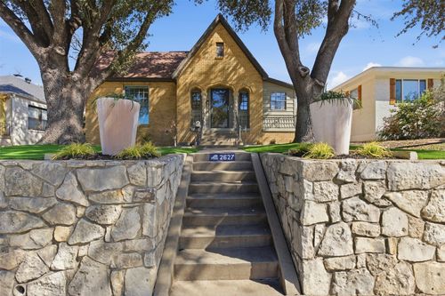 2627 Forest Park Blvd, Fort Worth, TX, 76110-2224 | Card Image