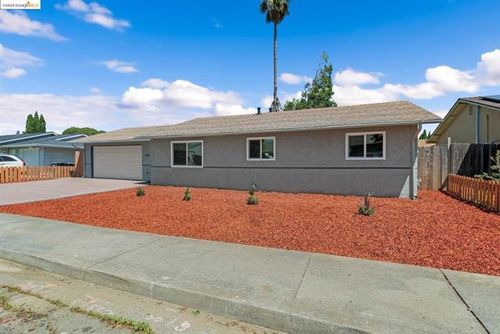  Maple St, Suisun City, CA, 94585-2820 | Card Image