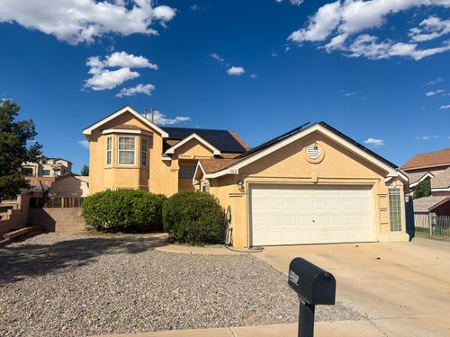 882 Avenida Pastoral Nw, Los Lunas, NM, 87031-8304 | Card Image