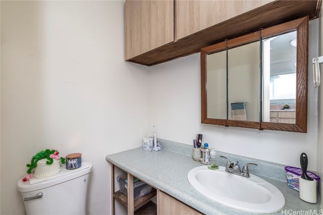 Half Bathroom | Image 14