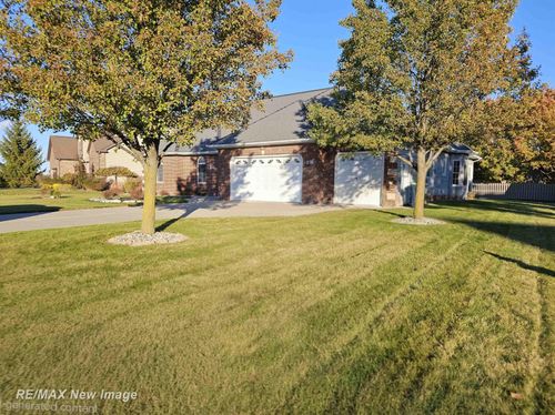 4374 Island Dr W, Saginaw, MI, 48603-9700 | Card Image