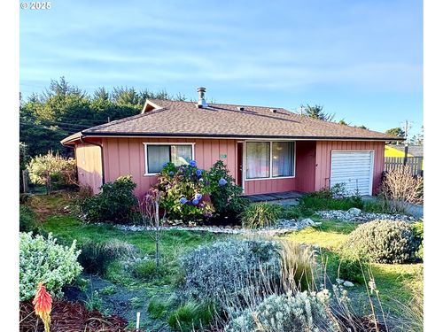 30336 Driftwood Dr, Gold Beach, OR, 97444-9512 | Card Image