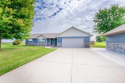 3895 Seven Oaks Drive, House other with 3 bedrooms, 3 bathrooms and null parking in Rockland WI | Image 1