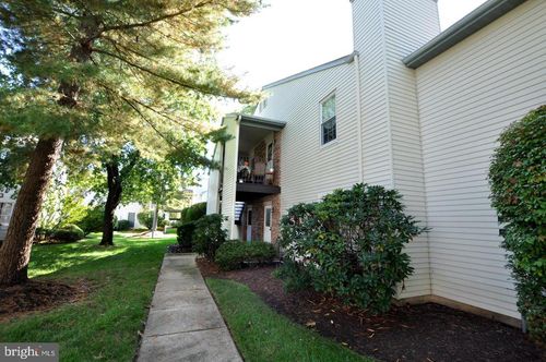 29 Village Ln, MOUNT LAUREL, NJ, 08054-3003 | Card Image