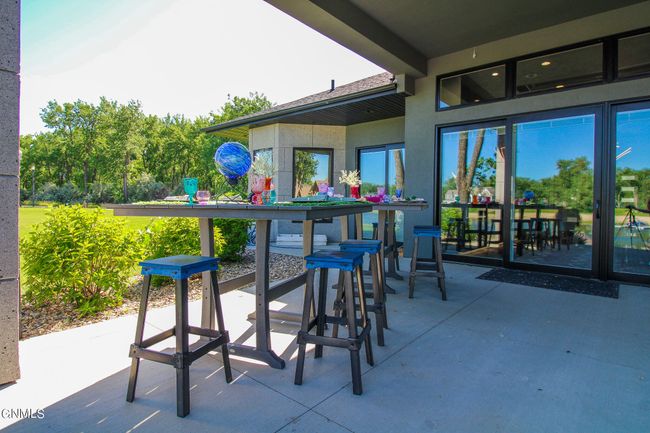 Large Covered Patio off of Living Room | Image 90
