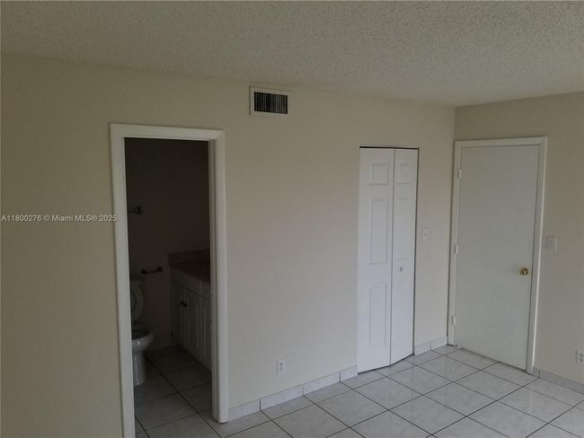 APT-402 - 8560 N Sherman Cir, Condo with 2 bedrooms, 2 bathrooms and null parking in Miramar FL | Image 9