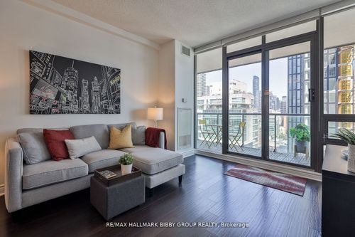 2204-33 Lombard St, Toronto, ON, M5C3H8 | Card Image