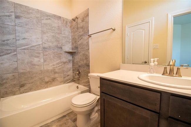 11823 Champions Forest Dr, House other with 4 bedrooms, 4 bathrooms and 7 parking in Mont Belvieu TX | Image 19