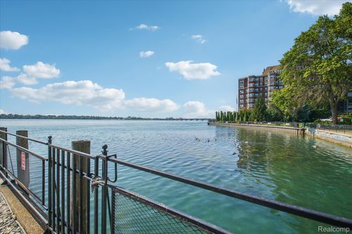 apt-102-8200 Jefferson Ave, Detroit, MI, 48214-2679 | Card Image