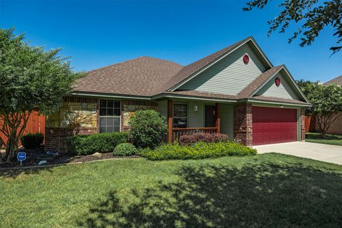1221 Eagle Lake Dr, Azle, TX, 76020-5125 | Card Image