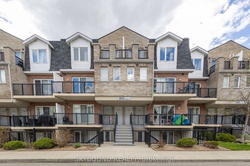 2033-3043 Finch Ave W, North York, ON, M9M0A4 | Card Image