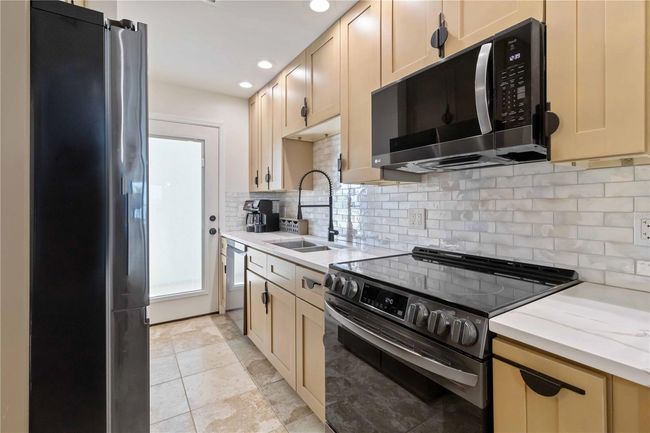 APT-2F - 1500 Park Beach Cir, Condo with 2 bedrooms, 2 bathrooms and null parking in PUNTA GORDA FL | Image 14