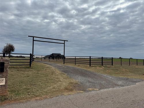 15507 N 2980 Rd, Crescent, OK, 73028-3845 | Card Image