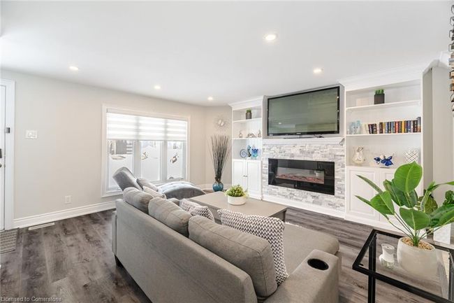 512 Pinetree Cres, House other with 3 bedrooms, 3 bathrooms and 4 parking in Cambridge ON | Image 12