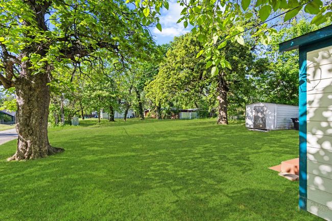 900 W Coffin St, House other with 3 bedrooms, 1 bathrooms and null parking in Denison TX | Image 25