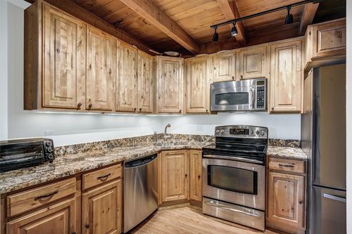 105-2300 Lodge Pole Cir, SILVERTHORNE, CO, 80498-5535 | Card Image