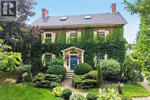 122 Waterloo Row, Fredericton, NB, E3B1Z1 | Card Image