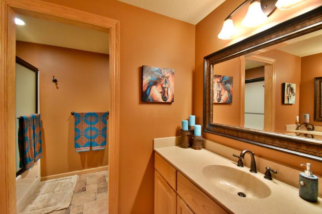 LL bath with separate stool/shower area | Image 25
