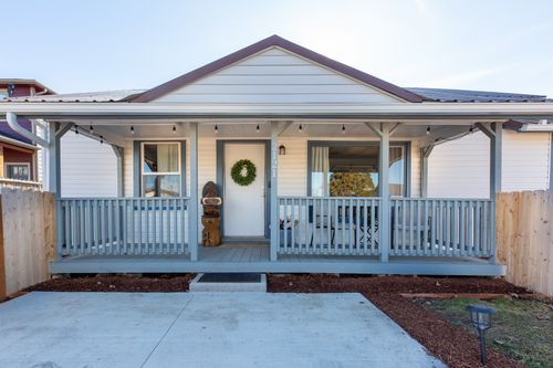 2121 Kensington Ave, Missoula, MT, 59801-5325 | Card Image