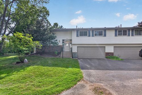 3571 Granada Pl N, Oakdale, MN, 55128-3028 | Card Image