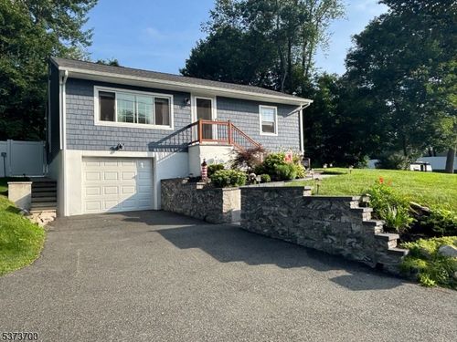 49 2nd St, Budd Lake, NJ, 07828-1624 | Card Image