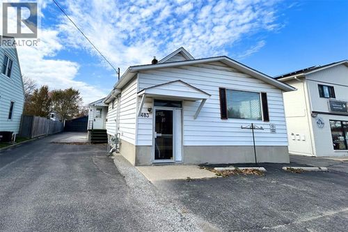 {{alt}} | Card Image