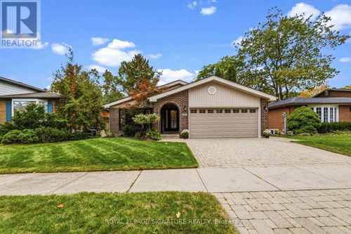 168 Arichat Rd, Oakville, ON, L6J5N4 | Card Image
