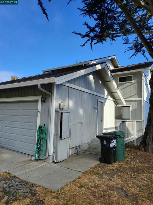23 Dove Ln, Richmond, CA, 94803-2827 | Card Image