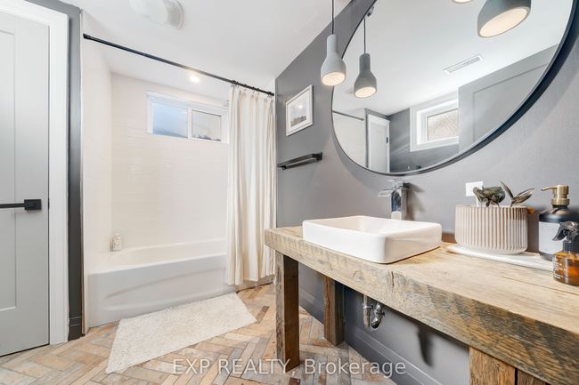 4652 Queensway Gdns, House other with 3 bedrooms, 2 bathrooms and 2 parking in Niagara Falls ON | Image 29