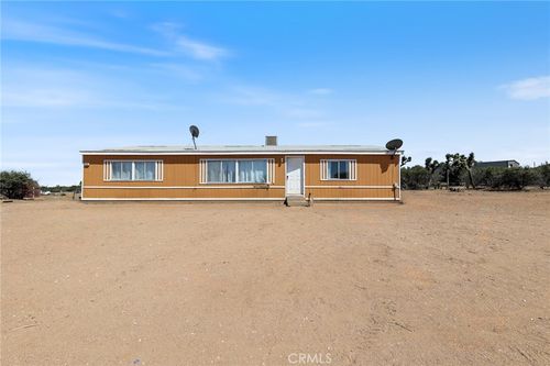 8195 Alta Mesa Rd, Hesperia, CA, 92344 | Card Image