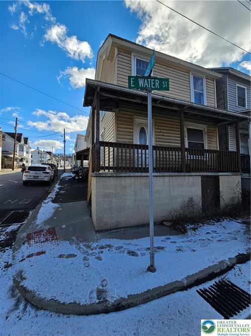 226 E Water St, Coaldale, PA, 18218-1316 | Card Image