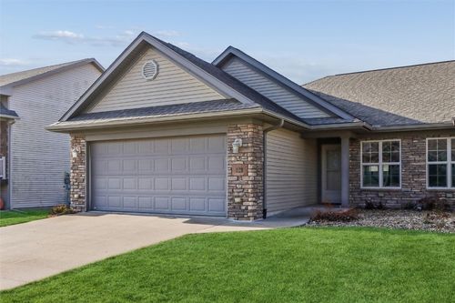 112 Bailey Park Rd, Williamsburg, IA, 52361-4715 | Card Image