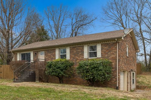 121 Marilyn Dr, Dickson, TN, 37055-2712 | Card Image