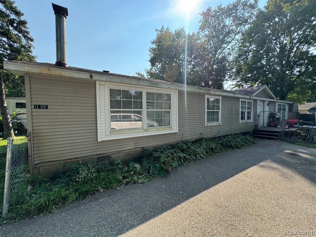 Transue Ave, Burton, MI 48509