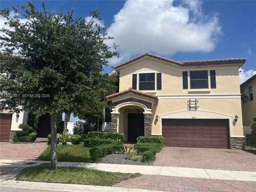 8843 W 34th Ave, HIALEAH, FL, 33018-1877 | Card Image