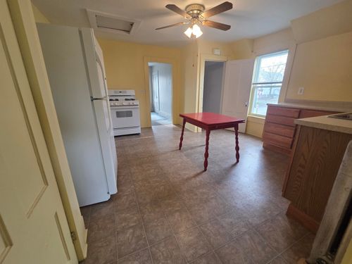 427 Wilson St, Manchester, NH, 03103-4802 | Card Image
