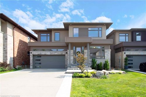 19 Av Secinaro, Ancaster, ON, L9G0H1 | Card Image