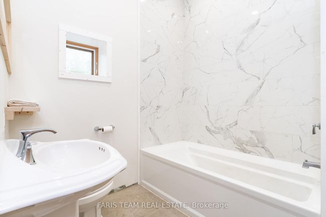 2576 Champlain Rd, House other with 1 bedrooms, 1 bathrooms and 8 parking in Tiny ON | Image 10