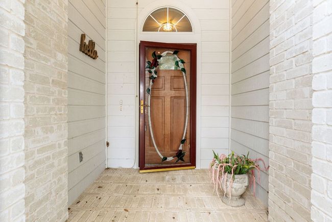 View of exterior entry | Image 4