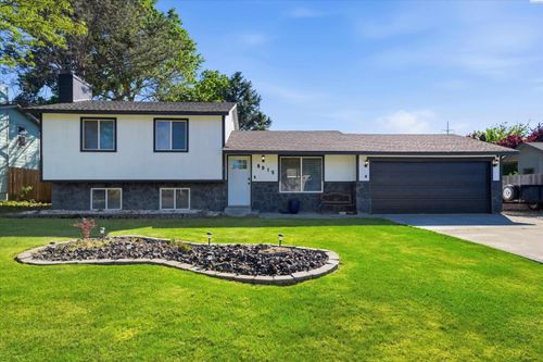 8915 W Deschutes Ave, Kennewick, WA, 99336-1012 | Card Image
