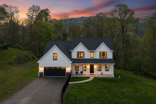 204 Skyline Dr, Indiana, PA, 15701-9722 | Card Image