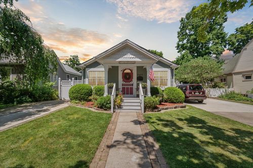 247 Harrison St, Chelsea, MI, 48118-1012 | Card Image