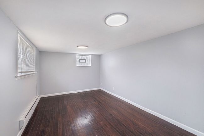 609 E Paterson St, Home with 0 bedrooms, 5 bathrooms and null parking in Flint MI | Image 9