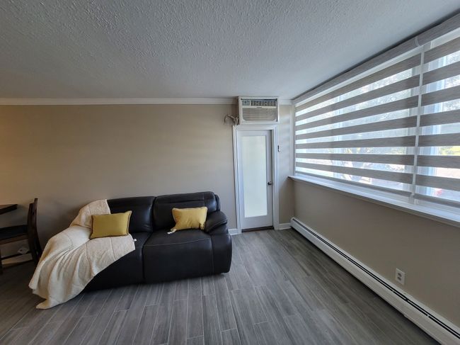APT-202 - 2419 Riverside Dr, Condo with 2 bedrooms, 2 bathrooms and null parking in Trenton MI | Image 5