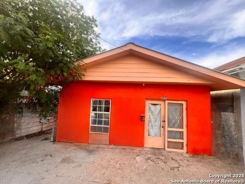 406 Grant St, Laredo, TX, 78040-6002 | Card Image