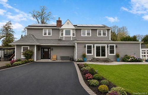 14 Michalis Ct, West Islip, NY, 11795-5116 | Card Image